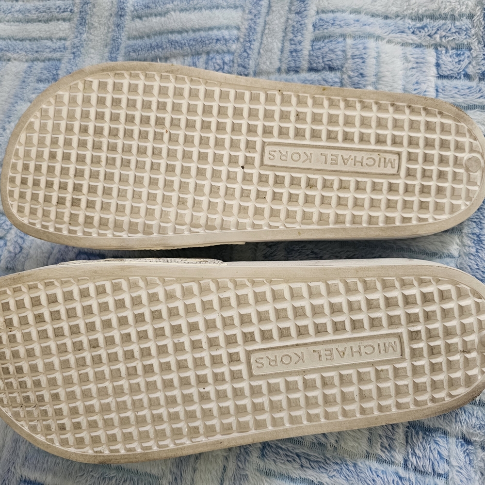 Michael Kors Cream Sandals with Intricate Design - Picture 3 of 3